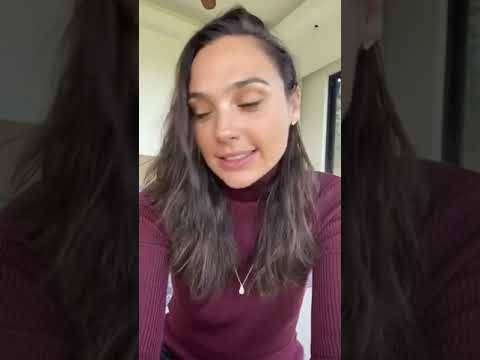 Gal Gadot singing Imagine with other stars