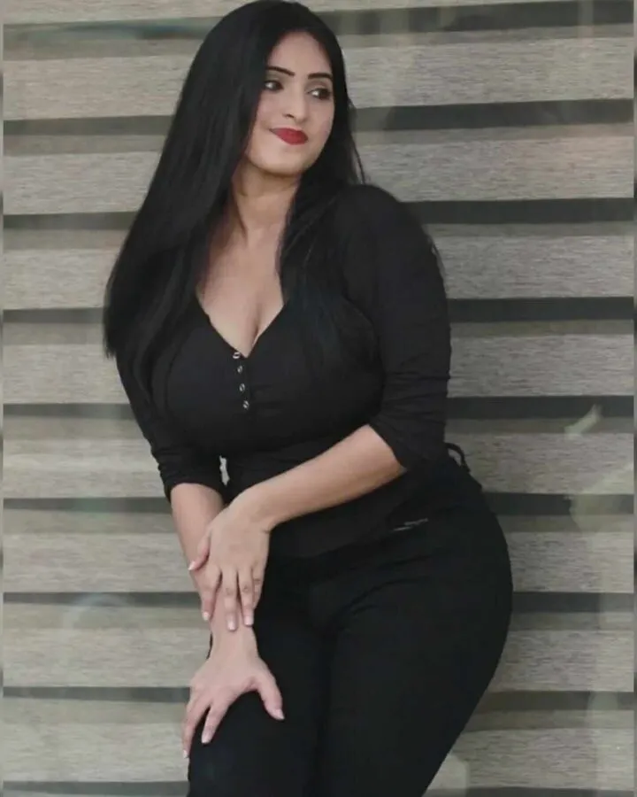 Aishu Desal Hot And Sexy Images (5)