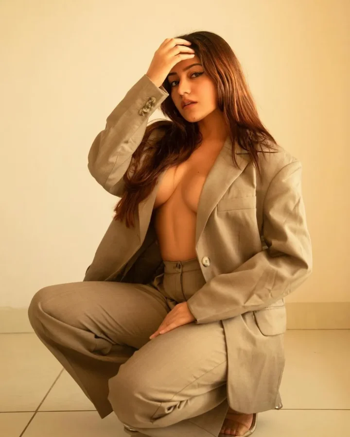 Simran Kaur (symrann.k) Bold Photos (24)