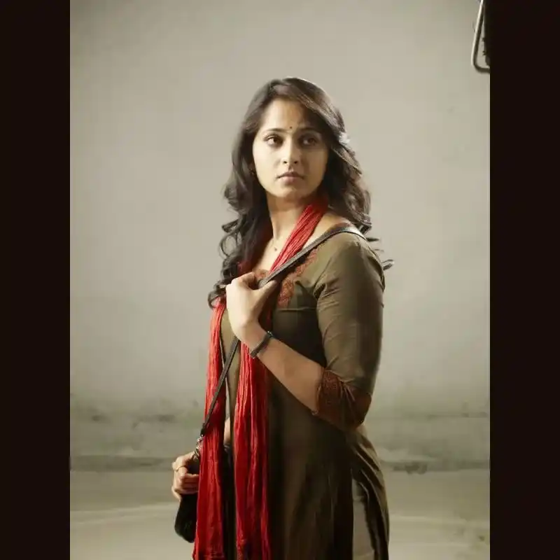 Deiva Thirumagal (2011) Anushka Shetty