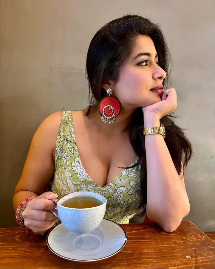 Nikita Sharma Shares Cleavage Flaunting Photos (48)