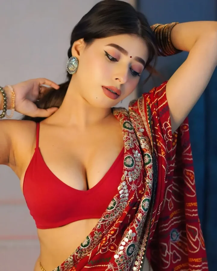 Rajlaxmi Das (saanvi032) Sexy Cleavage Hot Saree Images (36)