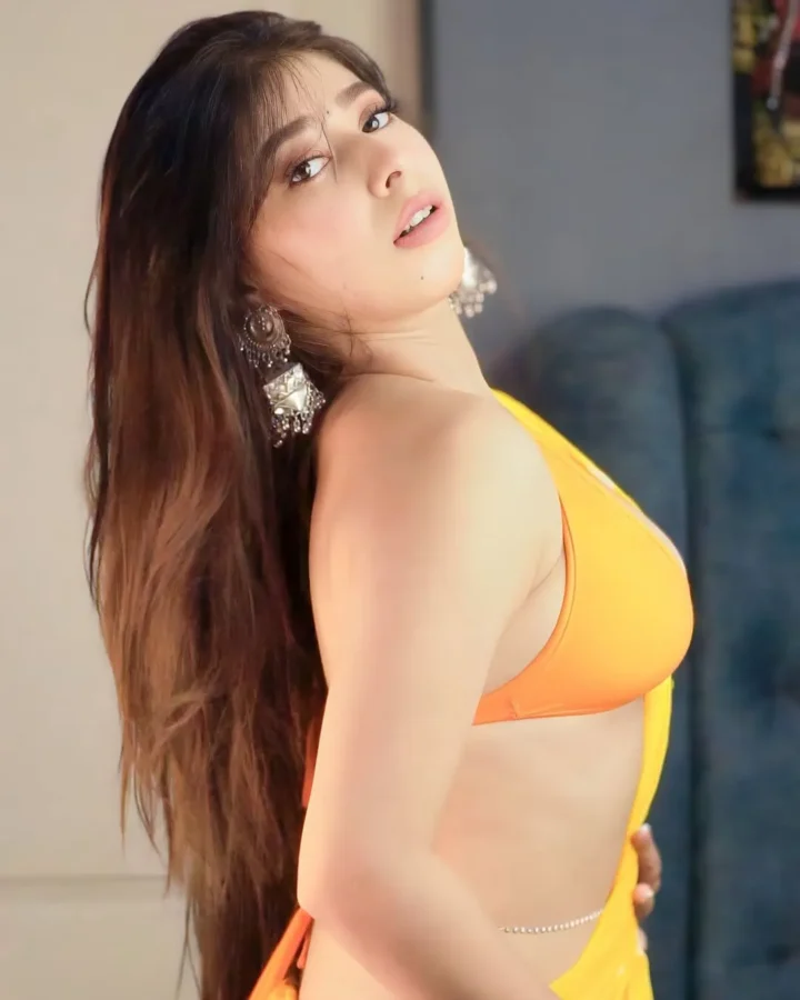 Rajlaxmi Das (saanvi032) Sexy Cleavage Hot Saree Images (47)