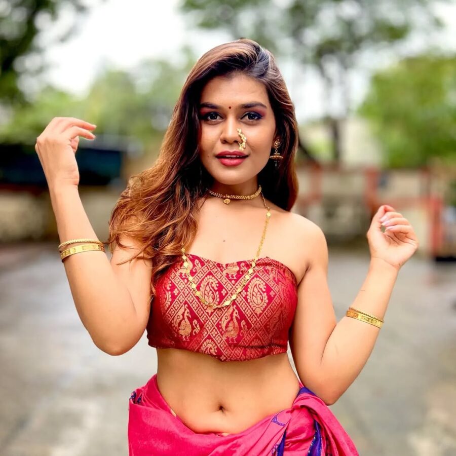 Sexy Deep And Hot Navel Girls On Instagram (15)