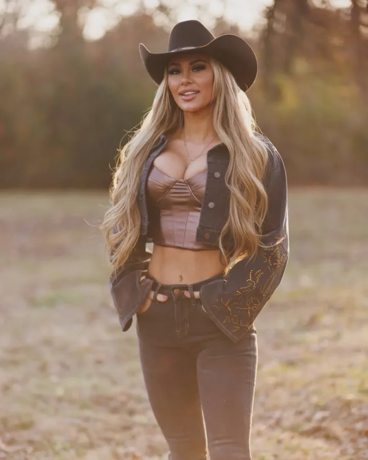 Kindly Myers Hot Photos, The Professional Smokeshow (30)