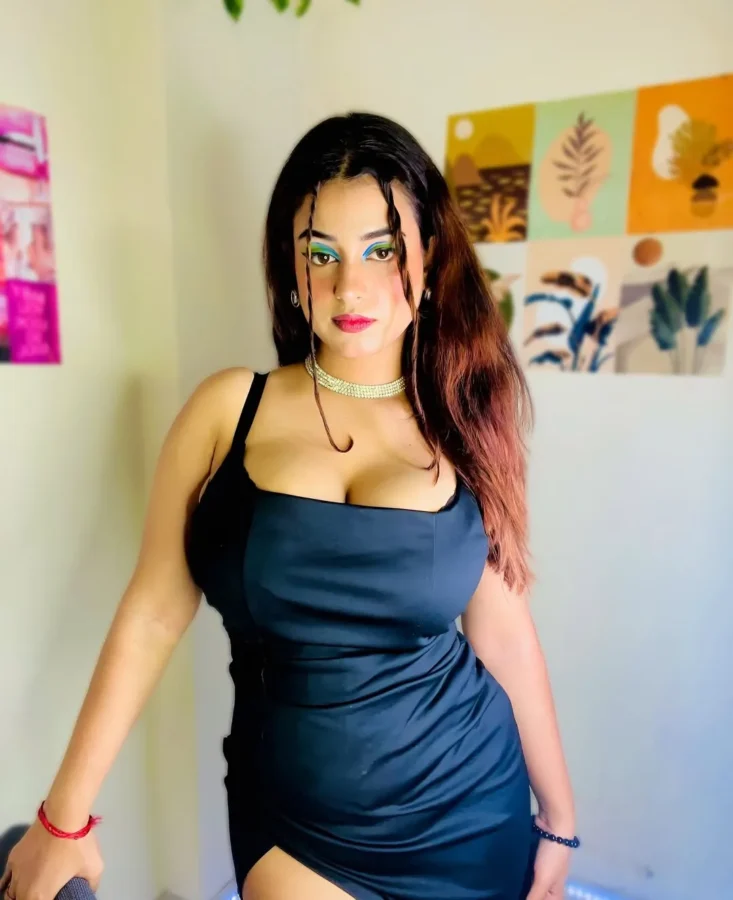 Tushika Goswami Busty Cleavage Baring Photos (35)